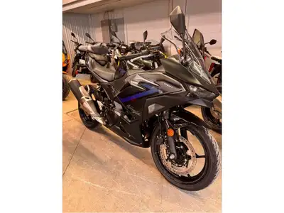 EN INVENTAIRE Rock Moto Sport Sherbrooke, Kawasaki, KTM, Cf Moto, Arctic Cat, Vespa, Piaggo, Aprilia...