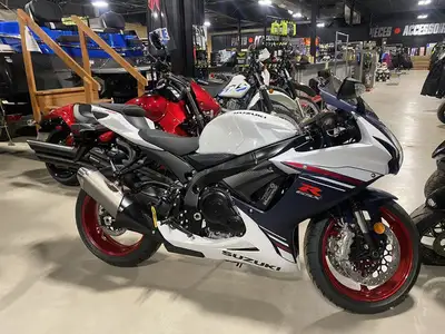 2025 Suzuki GSX-R600THE TOP PERFORMER IN ITS CLASSThe Suzuki GSX-R600 has a history of dominating th...