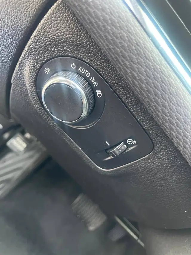 2017 Chevrolet Cruze 4dr HB 1.4L LT w/1SD in Cars & Trucks in City of Toronto - Image 16