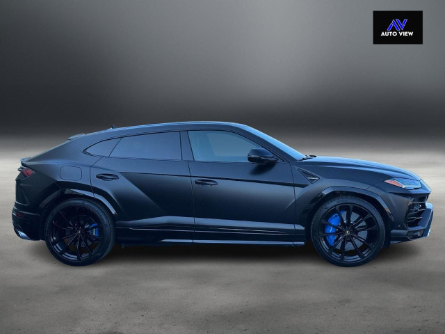 2022 Lamborghini Urus Base **WRAPPED MATTE BLACK**BLUE ELEOS PAI in Cars & Trucks in Hamilton - Image 4