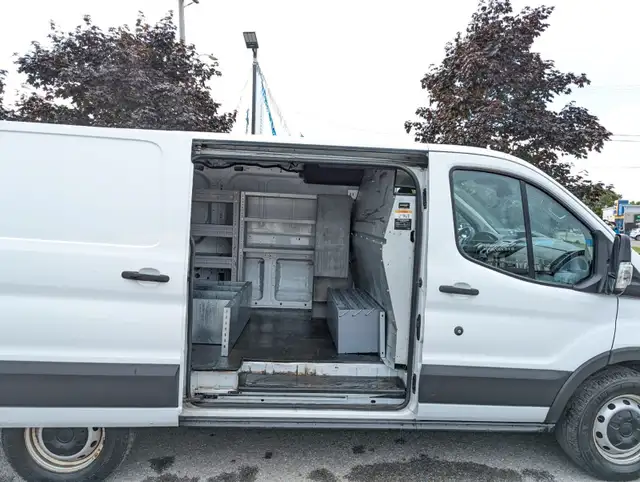 2019 Ford Transit-150 dans Autos et camions dans Ottawa - Image 12