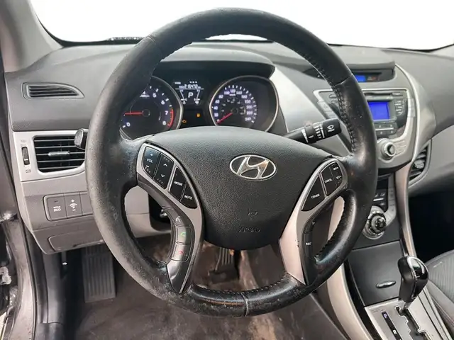 2013 HYUNDAI ELANTRA in Cars & Trucks in Stratford - Image 11