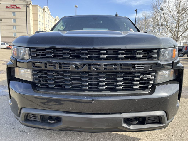 2021 Chevrolet Silverado 1500 CREW 4X4 | BLACK OUT | TOW PACKAGE in Cars & Trucks in Edmonton - Image 3