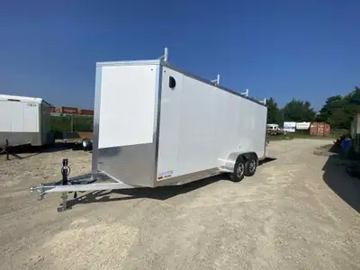 - Durable aluminum flooring - Cable-free smooth aluminum ramp - Sleek aluminum beaver tail design -...
