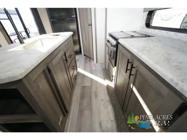 2023 KZ Sportsmen 363FL in Travel Trailers & Campers in Truro - Image 9