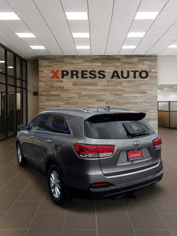 2017 Kia Sorento LX 4dr SUV AWD in Cars & Trucks in Hamilton - Image 3