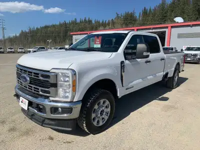 Super Duty F-350 SRW XLT 4WD Crew Cab 8' Box, 18" Aluminum Wheels, 6.7L V8 Turbo Diesel Engine, 10-S...