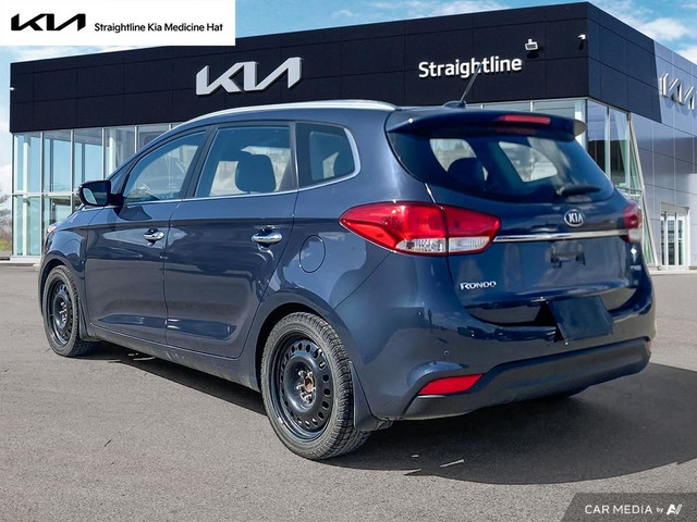 2014 Kia Rondo EX Efficient Performance, Spacious Interior, Heat in Cars & Trucks in Medicine Hat - Image 4