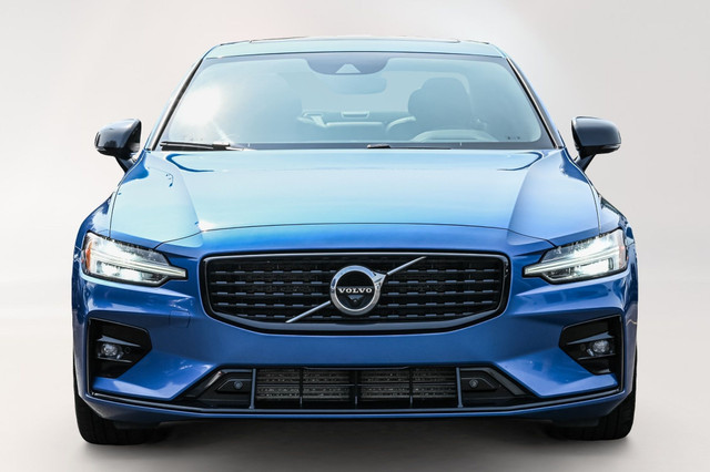 2021 Volvo S60 R-Design * AWD * Carplay * Sieges Orthopedic Puis in Cars & Trucks in City of Montréal - Image 2