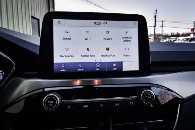 2021 Ford Escape Titanium Hybrid AWD • NAVIGATION • PREM. AUDIO in Cars & Trucks in Kingston - Image 28
