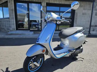 Vespa Elettrica 2020 Seulement 57 kms !! Scooter électrique Vitesse Maximale de 70 km/h Autonomie de...