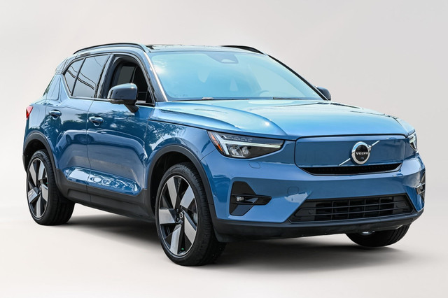 2023 Volvo XC40 in Cars & Trucks in City of Montréal - Image 3