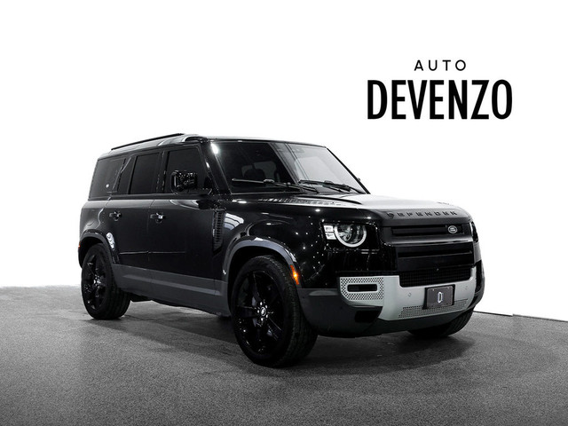 2023 Land Rover Defender 110 S AWD Black Exterior Pack / Electro in Cars & Trucks in Laval / North Shore