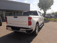 Only 28,362 Miles! This Chevrolet Silverado 1500 delivers a Gas V8 5.3L/325 engine powering this Aut... (image 4)