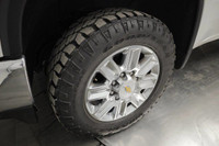 ENGINE 6.6L V8, LOCKING/LIMITED SLIP DIFFERENTIAL, INTEGRATED TURN SIGNAL MIRRORS, TOW HOOKS, HEATED... (image 6)