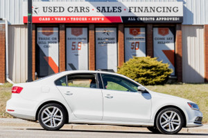 2015 Volkswagen Jetta Highline | Auto | Leather | Roof | CarPlay & More!