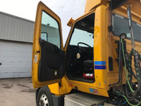 2019 INTERNATIONAL LT625;Heavy Duty Trucks - CONVENTIONAL W/O SLEEPER Penske Location 525 MACNAUGHTO... (image 8)