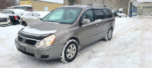 2011 Kia Sedona LX