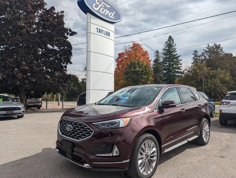  2022 Ford Edge Titanium *301A Titanium Elite, Trailer Tow*