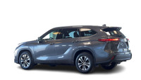 Odometer is 16232 kilometers below market average! Recent Arrival! 2022 Toyota Highlander Leather, N... (image 9)