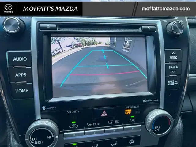 2014 Toyota Camry SE dans Autos et camions dans Barrie - Image 22
