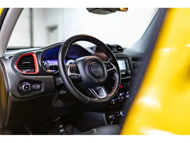 2015 Jeep Renegade 4x4 Trailhawk Leather BCam dans Autos et camions dans Grande Prairie - Image 10