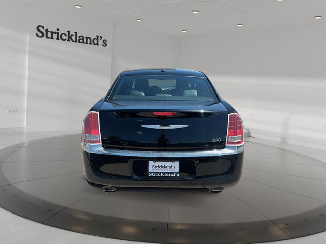 2014 CHRYSLER 300 BASE in Cars & Trucks in Stratford - Image 4