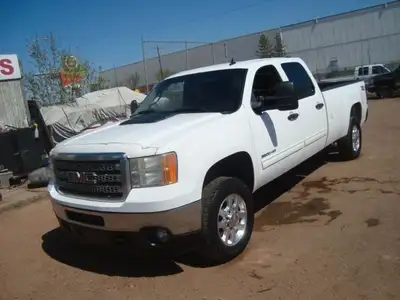 NORTH POINT MOTORS...CALL TEXT 780-224-7791 CHECK OUT THIS 14 GMC 3500HD 4X4 CREW CAB 6.6L DURAMAX D...