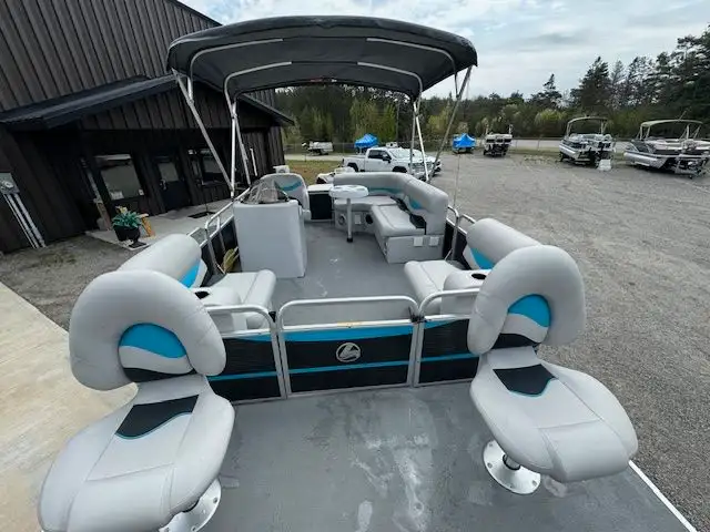 2019 19' LEGEND SPLASH EXT PONTOON - UNDER 100 HOURS! in Powerboats & Motorboats in Peterborough - Image 8