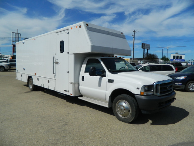 2003 Ford XLT F-550 INTERCONTINENTAL BODY/ UTILITY HAS ONLY 19 3 in Cars & Trucks in Edmonton - Image 2
