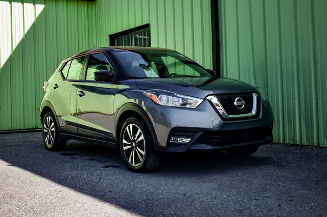 2019 Nissan Kicks SV • LOW MILEAGE • HEATED SEATS • REAR CAM in Cars & Trucks in Cornwall