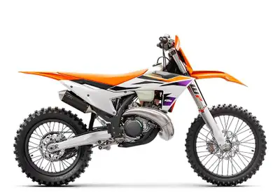 2024 KTM 300 XC SAVE $2977 RABAIS AVEC RABAIS DE $2977 = 31.16$/semaine (120 mois @ 7.99% + tx) 39.4...
