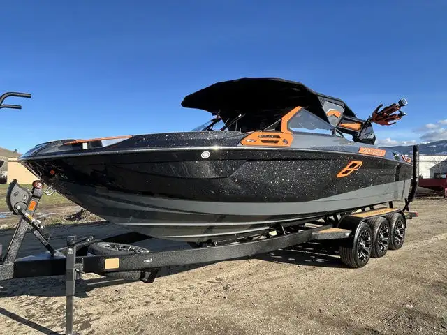2025 Centurion RI245 in Powerboats & Motorboats in Kelowna - Image 7