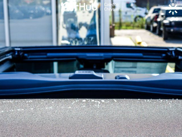 2024 Jeep Wrangler Sahara 4 Door Sky Roof Safety Grp 12.3Display in Cars & Trucks in Mississauga / Peel Region - Image 4