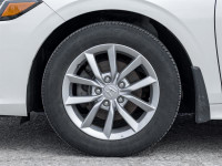 Take fuel efficiency to the next level with this 2022 Honda Civic EX CVT. Finished in a Platinum Whi... (image 3)
