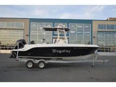 T22CC 250XL - HEURES MOTEUR : 85 - GARANTIE MOTEUR : 28-06-2027 - GARMIN ECHOMAP 75SV UHD - 9'' DIGI...