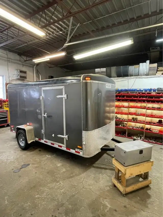 2010 Team Trailers 6x12 Enclosed Trailer with Barn Doors in Cargo & Utility Trailers in Guelph - Image 7