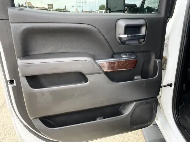 2017 GMC Sierra 1500 SLT in Cars & Trucks in Edmonton - Image 12