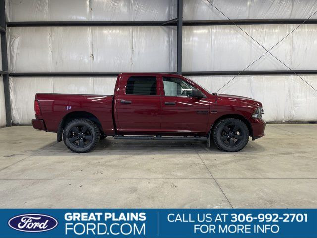 2018 Ram 1500 Express | 4WD | Regular Unleaded V8 5.7 L in Cars & Trucks in Regina - Image 4