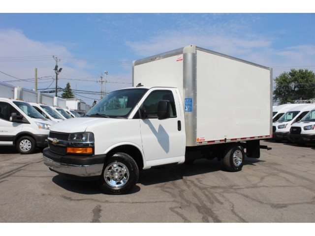 2020 Chevrolet Express CUBE 12 PIEDS ROUE SIMPLE / 6.0 LITRES /  in Cars & Trucks in Laval / North Shore - Image 2