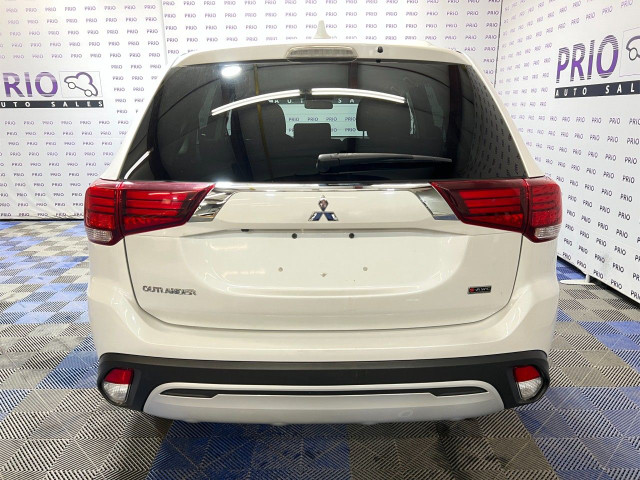 2020 Mitsubishi Outlander in Cars & Trucks in Ottawa - Image 4