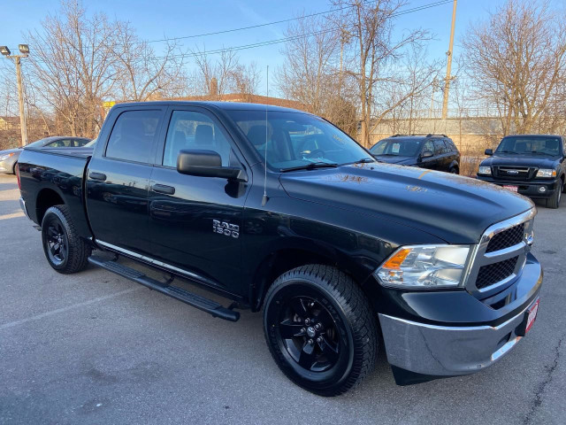  2017 RAM 1500 ST ** 4X4, BACK CAM, BLUETOOTH ** in Cars & Trucks in St. Catharines