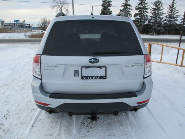 2012 Subaru Forester 2.5X ^^ SAFETY & WARRANTY INCLUDED ^^ in Cars & Trucks in Ottawa - Image 4
