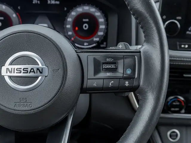 2021 Nissan Rogue Platinum | One Owner | Low Mileage | Low dans Autos et camions dans Hamilton - Image 22