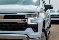 // ACCIDENT FREE!! // // SINGLE OWNER! // Discover the 2022 Chevrolet Silverado 1500 4WD Crew LT, a... (image 6)