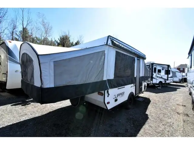 2020 Coachmen Clipper 128LS in RVs & Motorhomes in Laurentides - Image 2