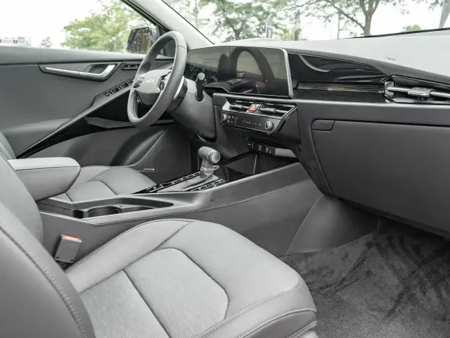 2025 Kia Niro dans Autos et camions dans Ottawa - Image 47