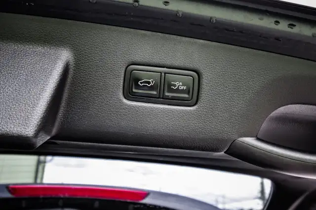 2022 Kia Carnival LX • HEATED SEATS • POWER LIFTGATE • CP/AA in Cars & Trucks in Cornwall - Image 10
