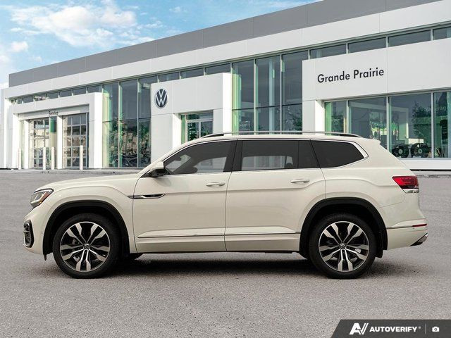 2022 Volkswagen Atlas Execline| Captains Chair Package | in Cars & Trucks in Grande Prairie - Image 2