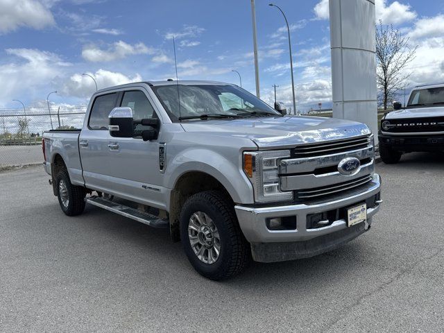 2017 Ford Super Duty F-350 SRW LARIAT DIESEL in Cars & Trucks in Calgary - Image 4